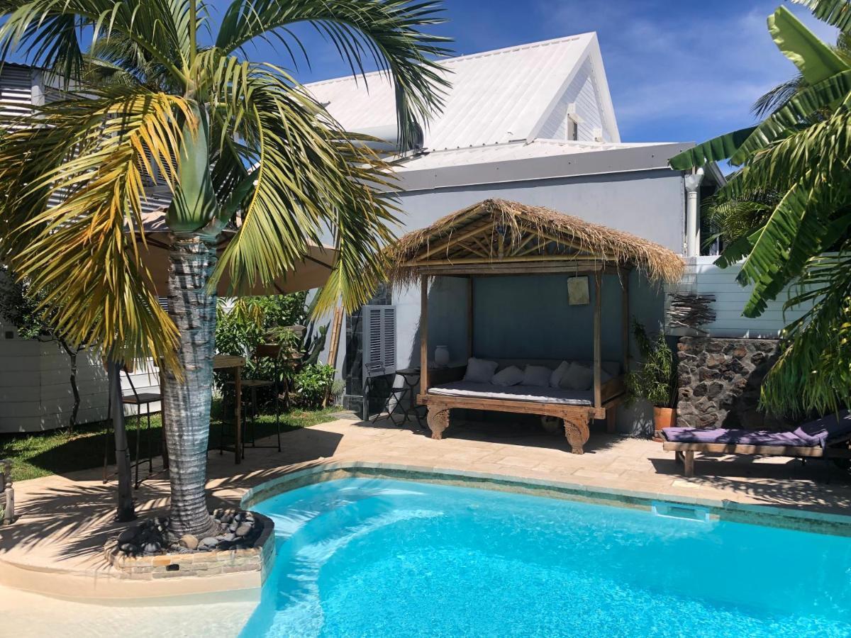Appartement studio indépendant dans propriété avec piscine et wifi à Saint-Gilles Les Bains Extérieur photo